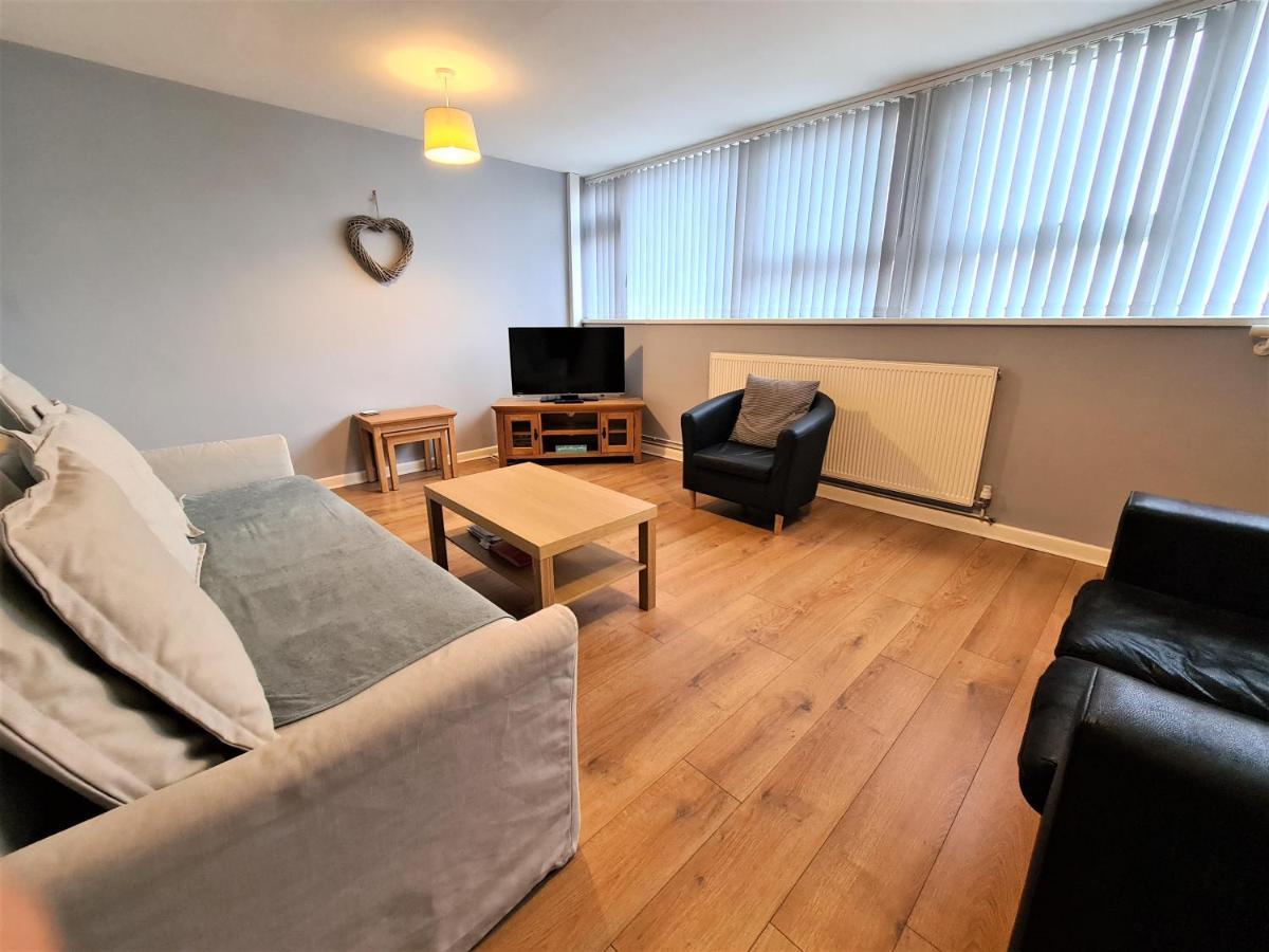 3 Bedroom Apartment Coventry - Hosted By Coventry Accommodation Apartment