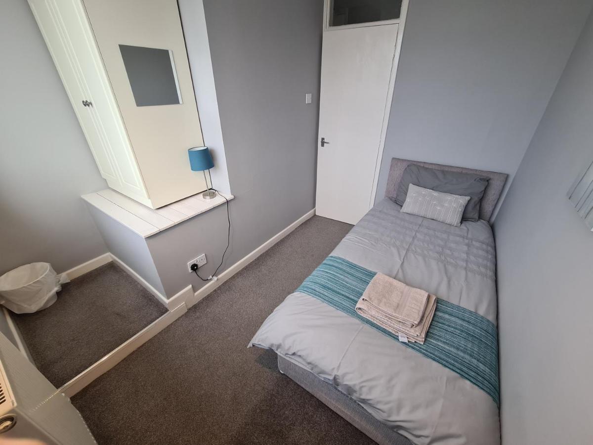 3 Bedroom Apartment Coventry - Hosted By Coventry Accommodation *