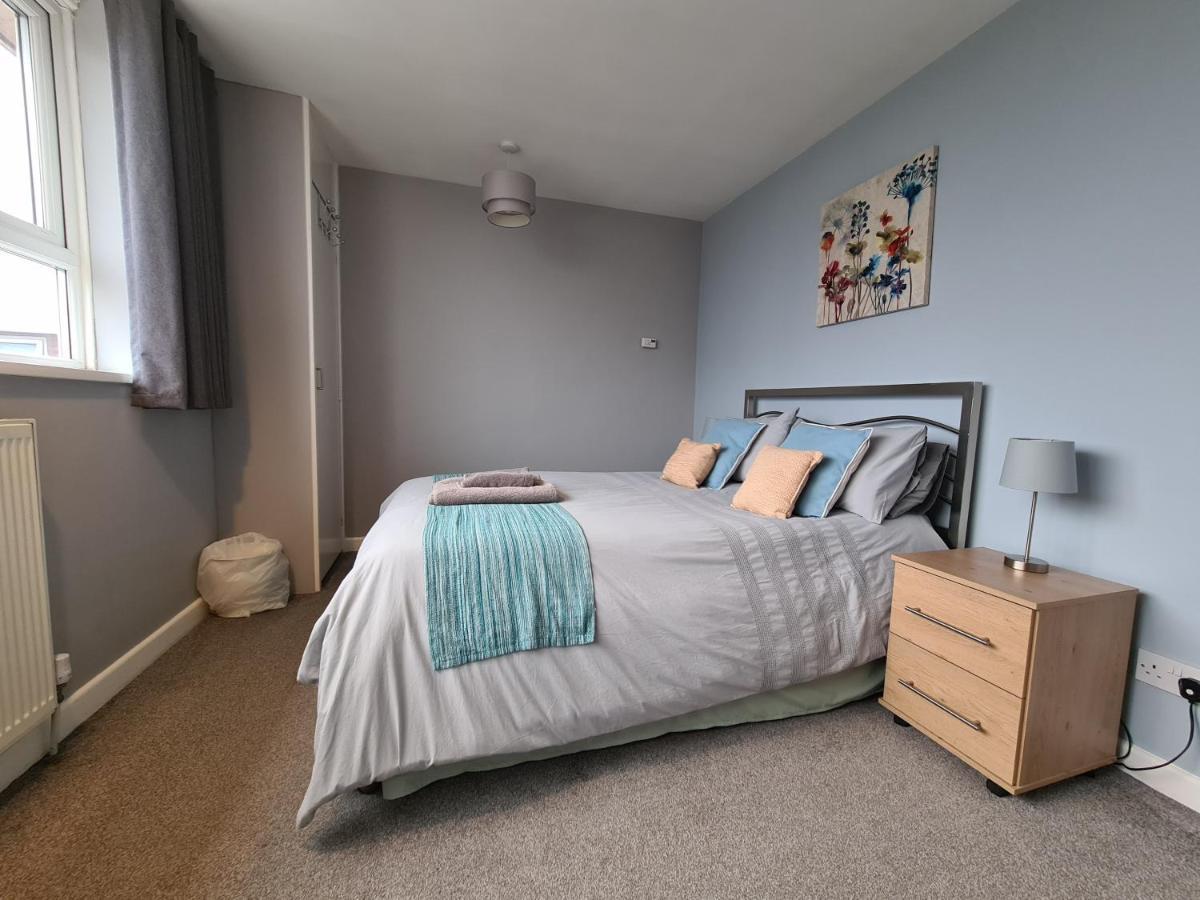 3 Bedroom Apartment Coventry - Hosted By Coventry Accommodation Apartment